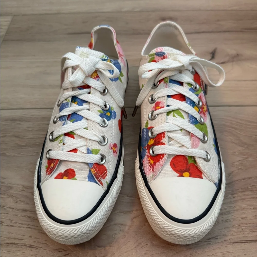 Converse Chuck Taylor All Star Low 'Flowers' Sneakers Athletic Shoes Women’s 7.5